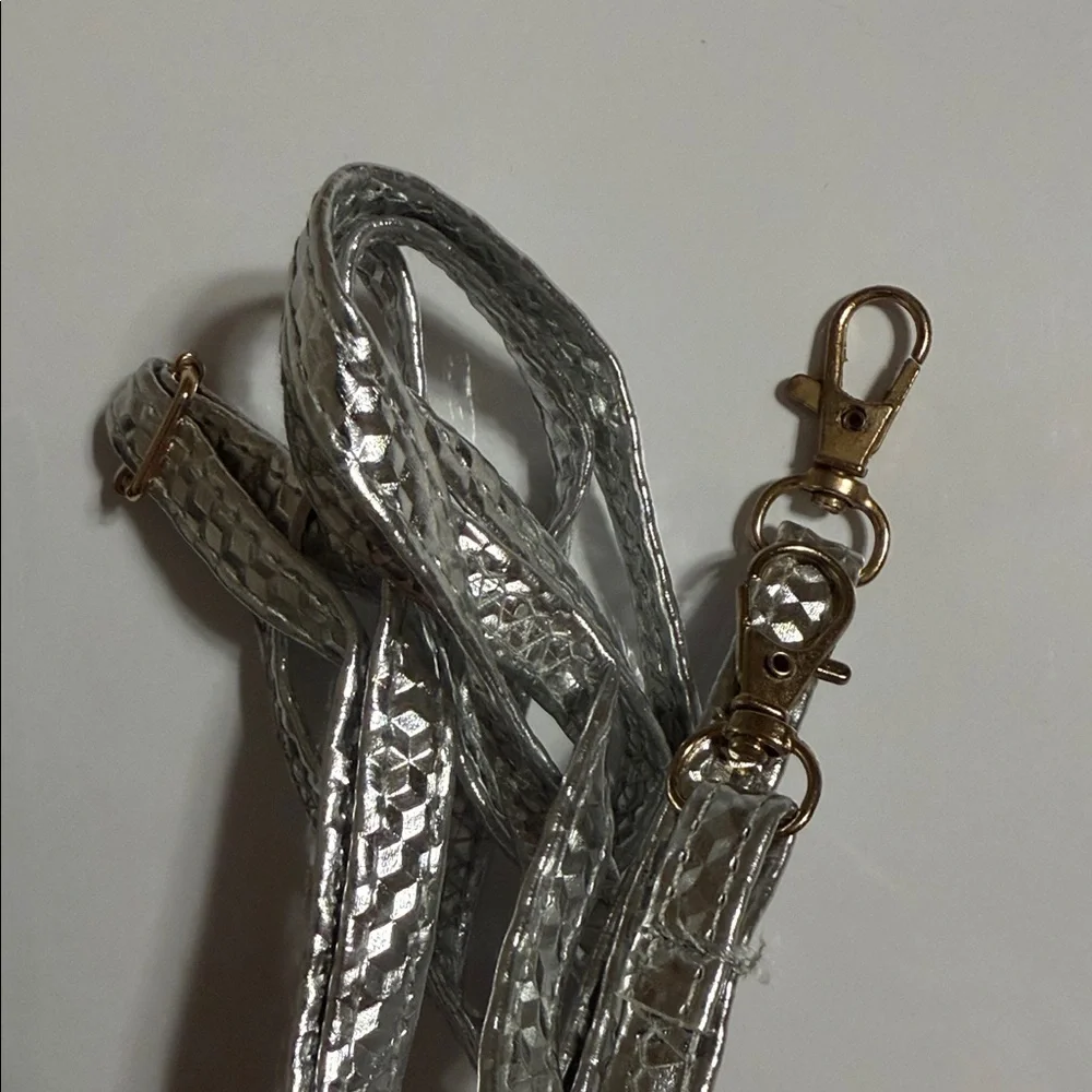 Cruise Club Metallic Silver Crossbody Pouch/Bag with Gold Lock. 2 Compartments